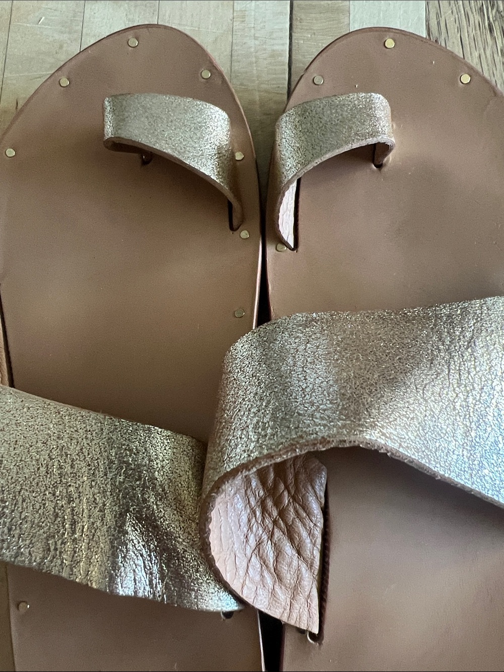 Beek Finch Toe-Loop Sandal in Gold handmade comfort EUC - Picture 7 of 11